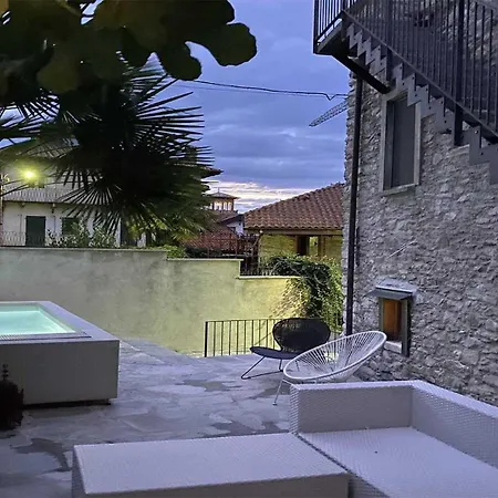 Lounge & Pool Appartamento