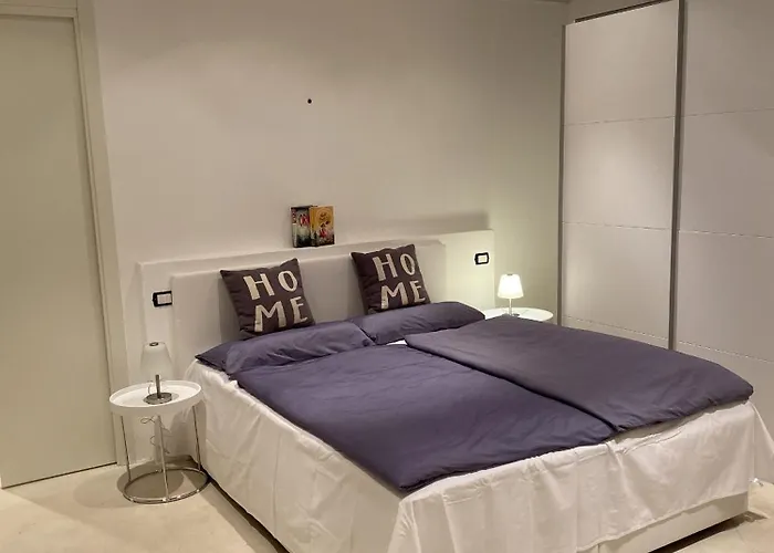 Lounge & Pool 斯特雷萨